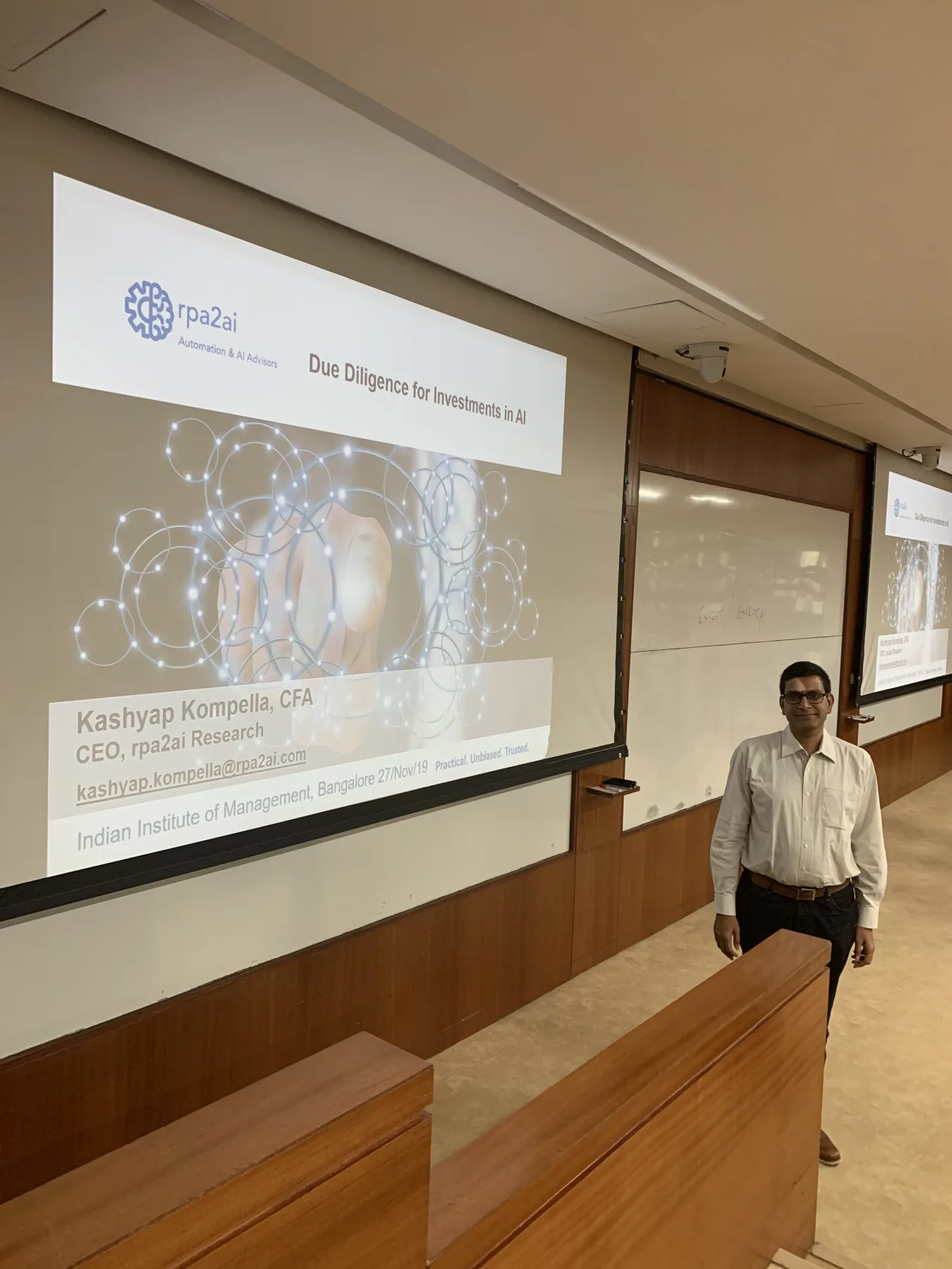 Kashyap Kompella delivering a guest lecture at IIM Bangalore